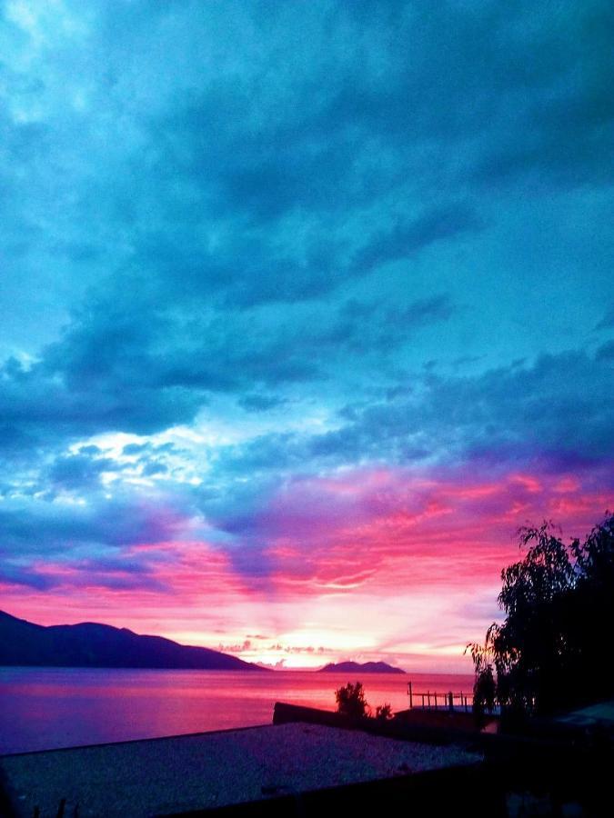 Ramo'S Cozy Beachside Haven With Panoramic Views - 2Nd Vlorë Eksteriør bilde